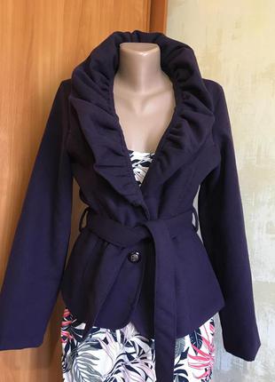 Короткий вовняне пальто,жакет,піджак!