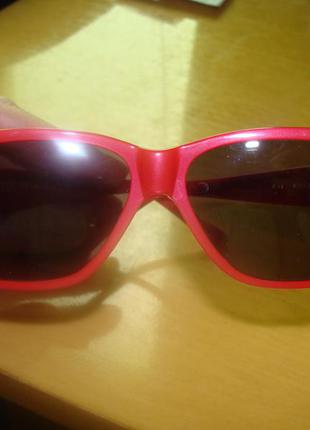 Яркие фирменные солнцезащитные очки2 фото