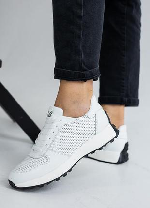 Шикарные женские кроссовки