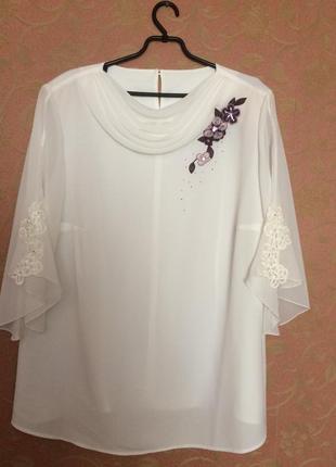 Блуза белая нарядная с вышивкой и рукавом