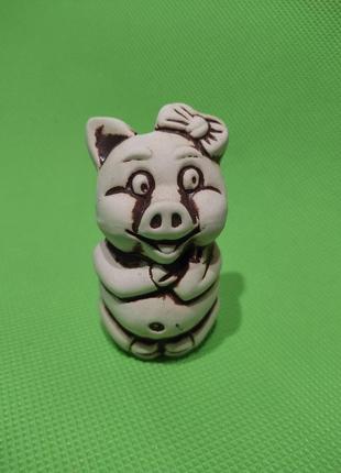 Керамическая статуэтка поросенок, свинка1 фото