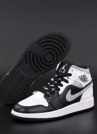 Кросівки чоловічі найк nike air jordan retro