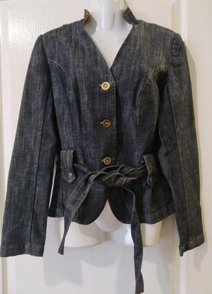 Джинсовая куртка