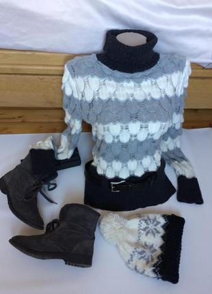 Женский свитер ажурной вязки с дырками2 фото