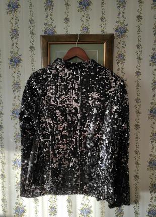Эффектный пиджак в серебристо- черных зеркальных  пайетках3 фото