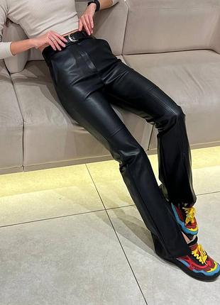 Брюки клёш кожаные с разрезом снизу (есть в бежевом цвете)