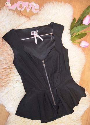 Lipsy красива блуза з баскою