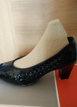 Лаковані туфельки luftpolster