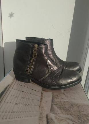 Кожаные ботинки amust 39 размер1 фото