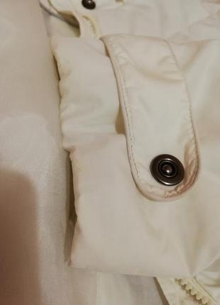 Куртка стеганная осень весна женская легкая оверсайз молочная белая на молнии с заклепками7 фото