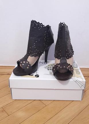 Нові жіночі босоніжки unze london