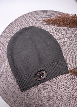 Стильная шапка на мальчика одинарные вязаные шапочки