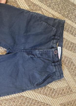 Темно синие джинсы на 6-7 лет(116-122см рост) в идеальном состоянии2 фото