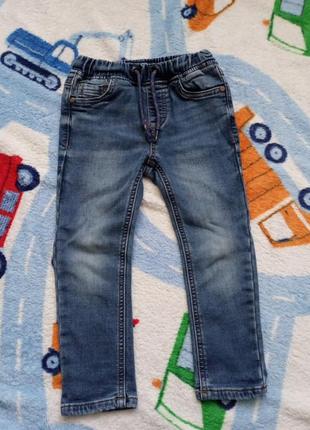 Джинсы скинни на 2 года