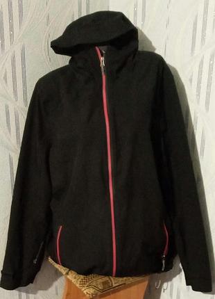 Вітровка з левом від regatta