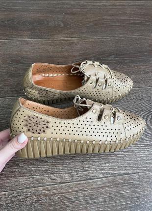 Жіночі туфлі з натуральної шкіри1 фото