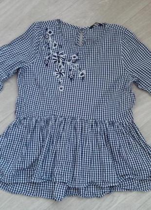 Актуальная блуза с воланами,рюшами, в клетку р.48-50