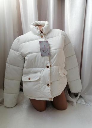 Куртка білосніжна дутик євро зима з накладними кишенями фурнітура золото заміри** плечі від шва до
