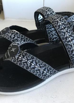 Босоножки mckinley 38р.