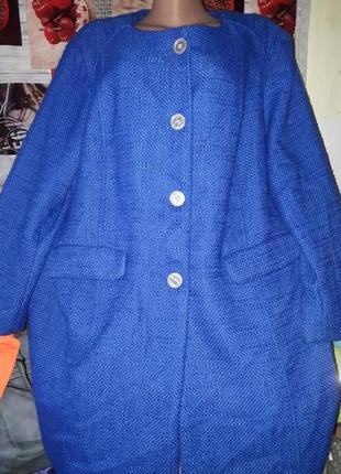Жіночий плащ, насиченого синього кольору, з гудзиками та двома карманами. 2xl