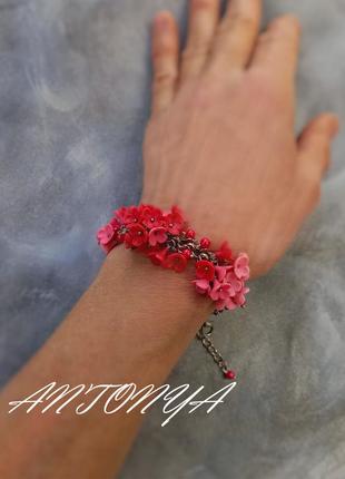 Сережки і браслет з мініатюрними рожевими квітами, набір прикрас із квітів2 фото