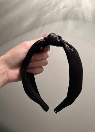 Атласний обручь для волосся з вузлом