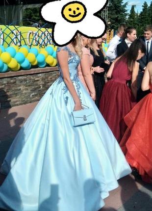 Випускне плаття