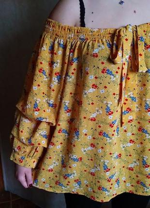 Красива блуза трапеція в квіти великий розмір