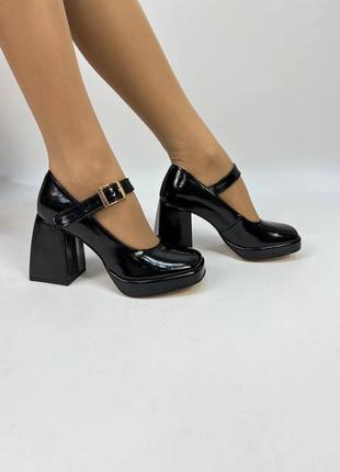 Лаковані шкіряні туфлі на масивній платформі кожаные туфельки