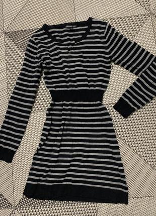 Трикотажна сукня mango