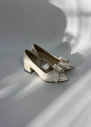 Эксклюзивные туфли из натуральной итальянской кожи с бантиком бежевые3 фото