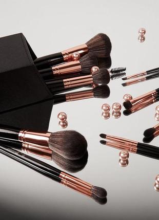 Набір кистей для макіяжу з підставкою bh cosmetics3 фото