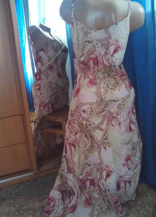 Платье-макси с асимметричным низом и принтом роз от laureen3 фото