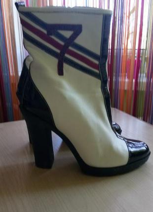 Черевики жіночі