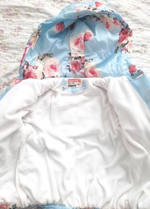 Демисезонная куртка для девочки с цветочным принтом.6 фото
