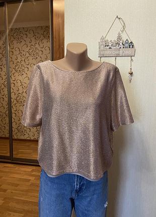 Стильная блестящая кофточка с открытой спинкой