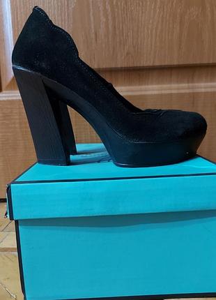 Італійські туфлі з натуральної замші