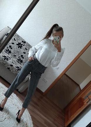 Классические прямые укороченные брюки