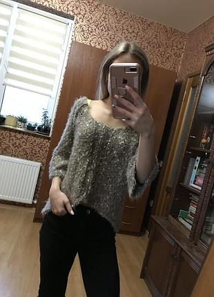 Свитер безумно приятный и мягкий на ощупь