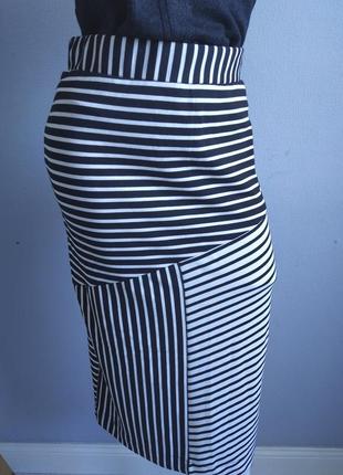 Трикотажная прямая юбка в полоску.3 фото