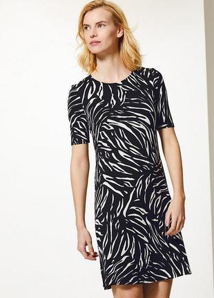 Свободное платье из джерси с животным принтом до колена