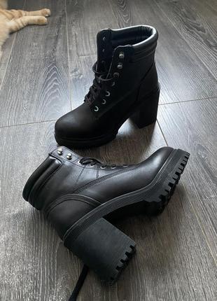 Кожаные ботинки zara