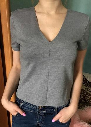 Сіра Футболка з відкритим декольте зара
