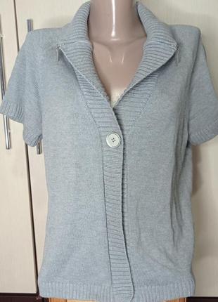 Сіра кофта з коротким рукавом