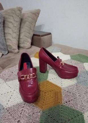 Прелестные туфельки бордового цвета.2 фото