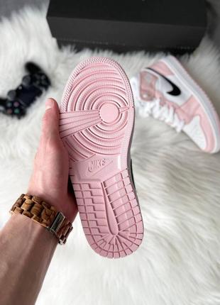 Nike air jordan 1 retro mid light pink брендовые женские высокие нежно розовые кроссовки найк джордан трендові рожеві жіночі високі кросівки7 фото