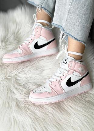 Nike air jordan 1 retro mid light pink брендовые женские высокие нежно розовые кроссовки найк джордан трендові рожеві жіночі високі кросівки2 фото