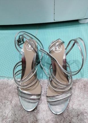 Боссоножки на каблуке