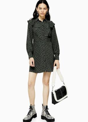 Зеленое платье с воланом topshop