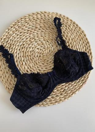 Бюст на кісточці, бюстгальтер